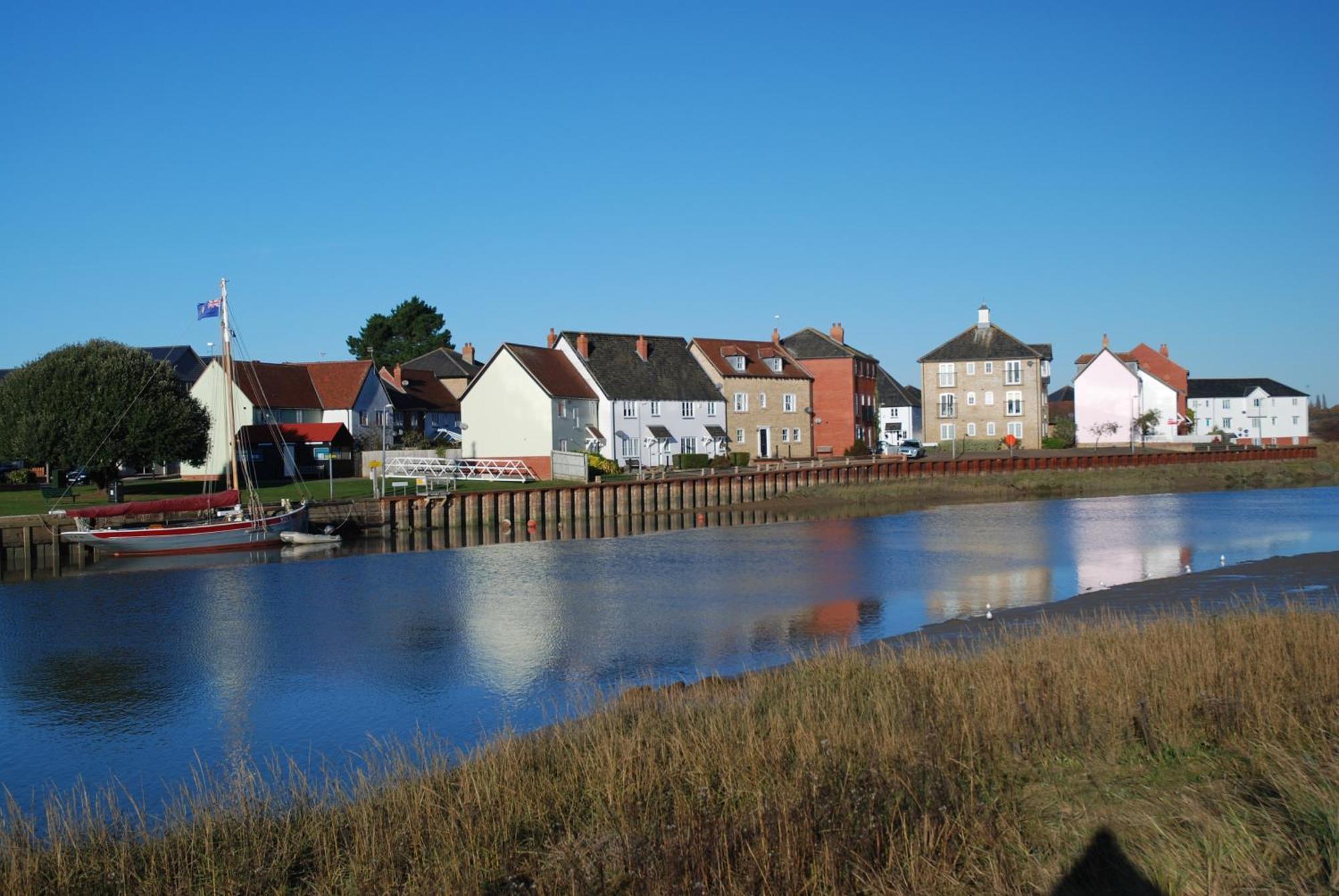 Queens Cottage, Wivenhoe Stylish, Plush, Cosy, Convenient & Quirky, 2X Double Bed Period Cottage Plus Patio - 9 Min Walk Train, 4 Min Walk High Street Pubs, Restaurants, Shops Ngoại thất bức ảnh