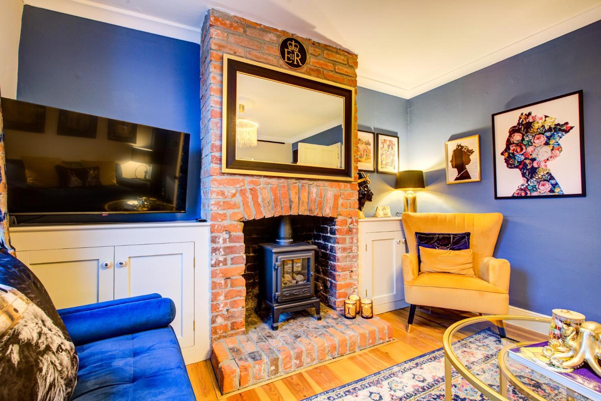 Queens Cottage, Wivenhoe Stylish, Plush, Cosy, Convenient & Quirky, 2X Double Bed Period Cottage Plus Patio - 9 Min Walk Train, 4 Min Walk High Street Pubs, Restaurants, Shops Ngoại thất bức ảnh